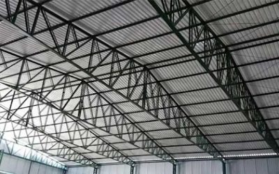 Com que frequência devo trocar o telhado metálico?